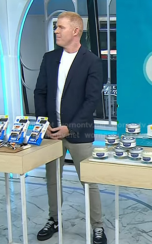 Richard Dorment's black sneakers on Today