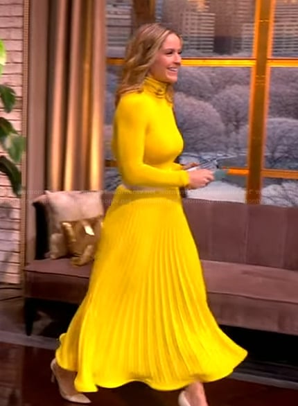 Sara's yellow pleated skirt on The View