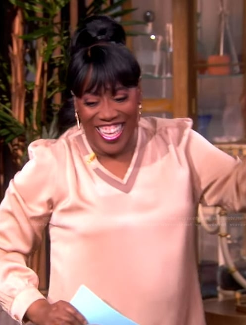 Sheryl's pink v-neck top on The View