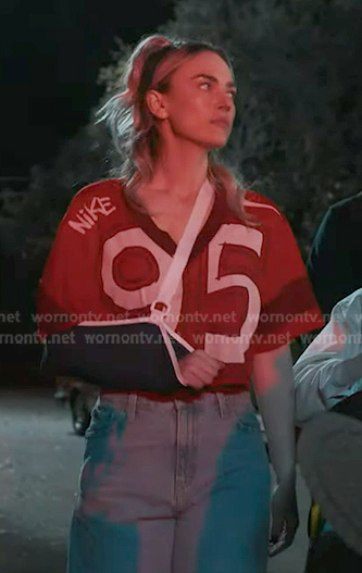 Tia's red 95 cropped tee on 9-1-1