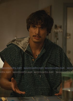 Austin's blue surf poncho on Beef