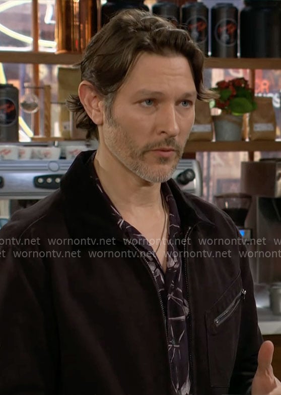 Daniel's printed shirt and black jacket on The Young and the Restless
