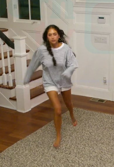 Dara's striped sweatshirt on Summer House