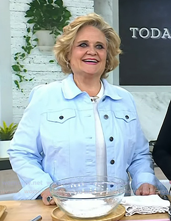 Donna Richards's light blue denim jacket on Today