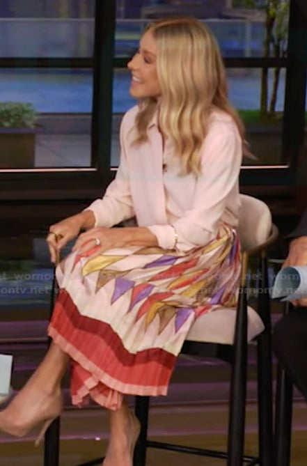 Kelly's printed skirt on Live with Kelly and Mark