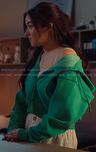 Kitty's green zip hoodie on XO Kitty
