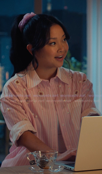 Lara's pink striped embellished shirt on XO Kitty