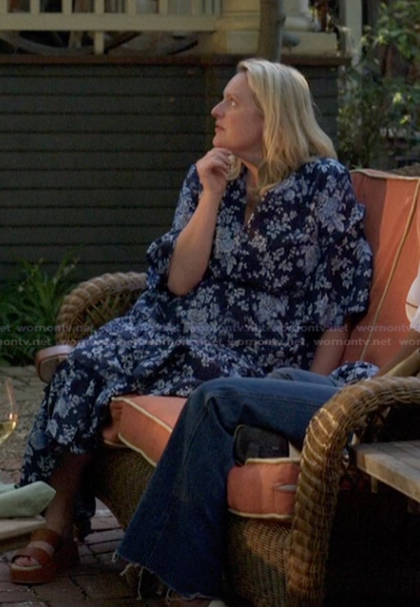 Mary's blue floral print v-neck dress on Imperfect Women