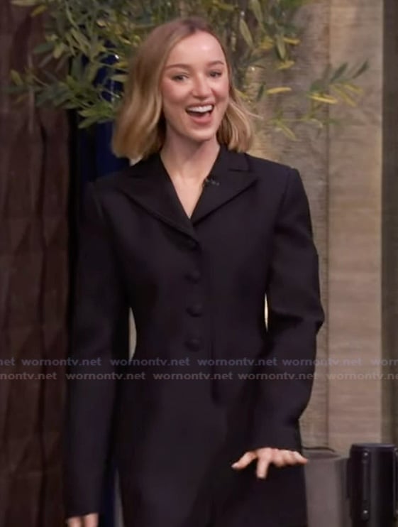 Phoebe Dynevor's black blazer jacket on Live with Kelly and Mark