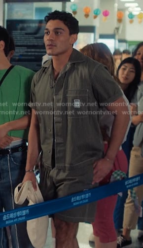 Q's green striped shirt and shorts on XO Kitty