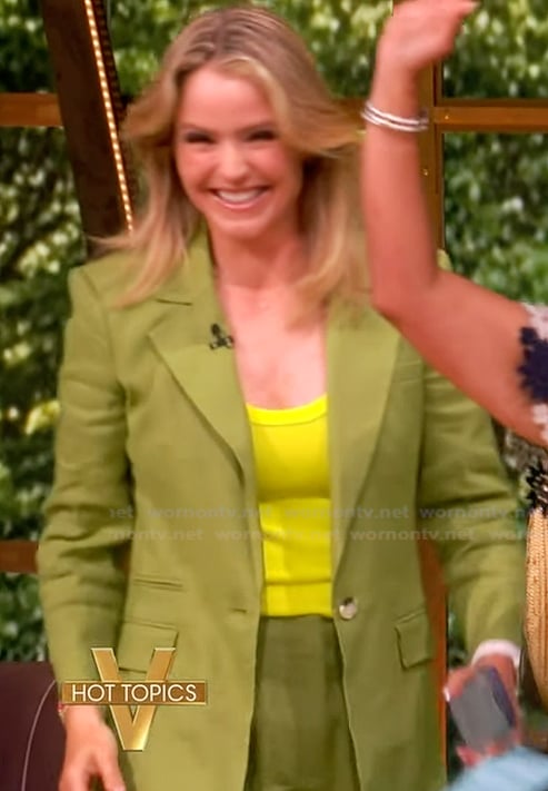 Sara's green blazer and shorts on The View
