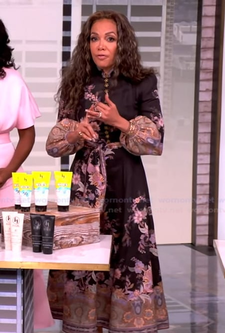 Sunny's paisley print midi dress on The View