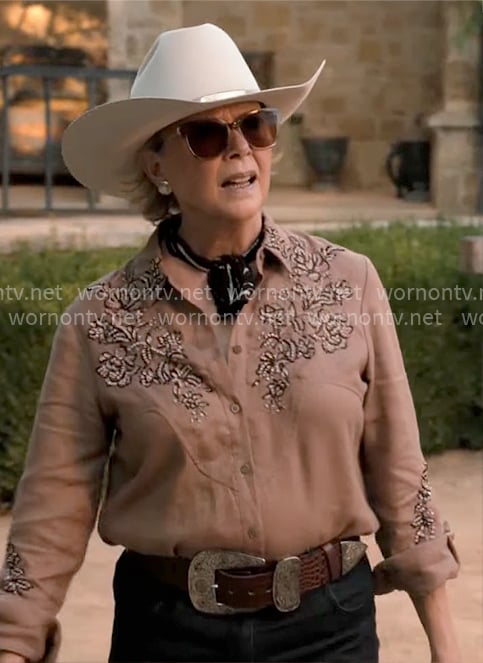 Beulah's mauve embroidered western shirt on Dutton Ranch