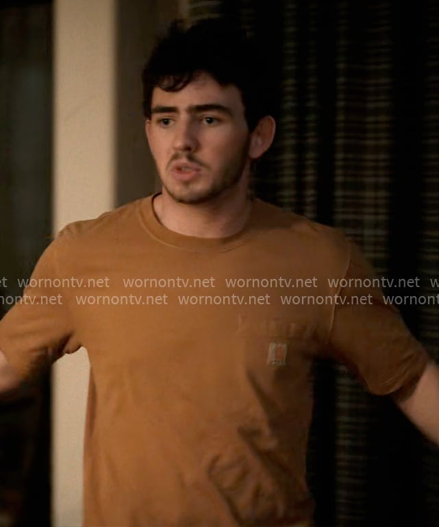 Carter's tan brown t-shirt on Dutton Ranch