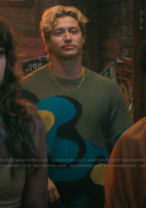 Dean's green floral sweater on Off Campus