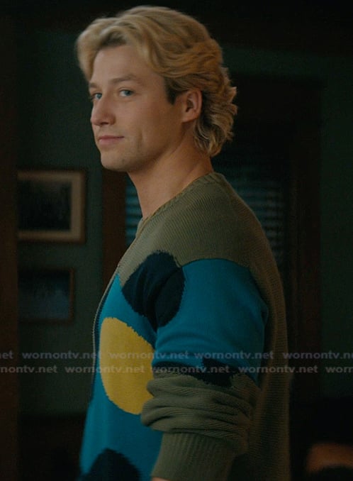 Dean's green floral sweater on Off Campus