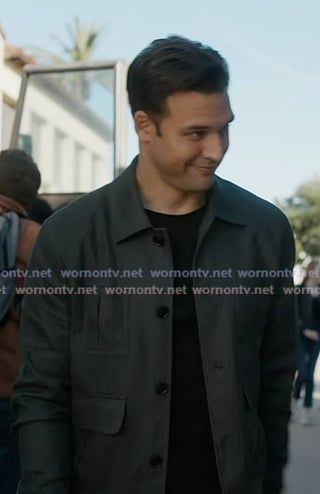 Eddie's dark green utility jacket on 9-1-1