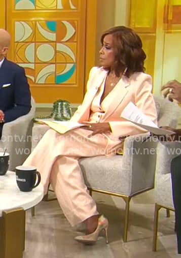 Gayle King's peach 3i piece suit on CBS Mornings