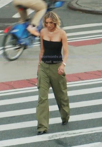 Lindsay's green cargo pants on In The City