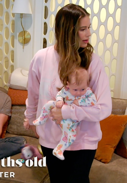 Nia's pink sweatshirt on The Valley