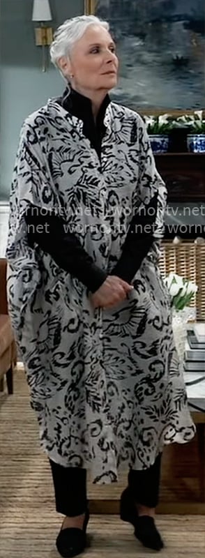 Tracy's black and white printed kaftan on General Hospital