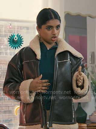 Abby’s leather and shearling jacket with yellow tote bag on Not Suitable For Work