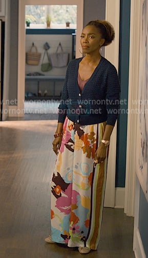 Helen's navy open knit cardigan and floral pants on Sweet Magnolias