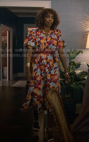 Helen's pink floral belted dress on Sweet Magnolias