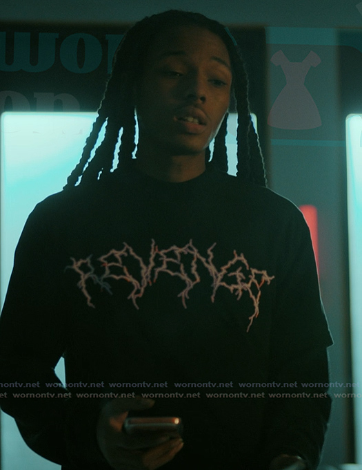Jake's black graphic tee on The Chi