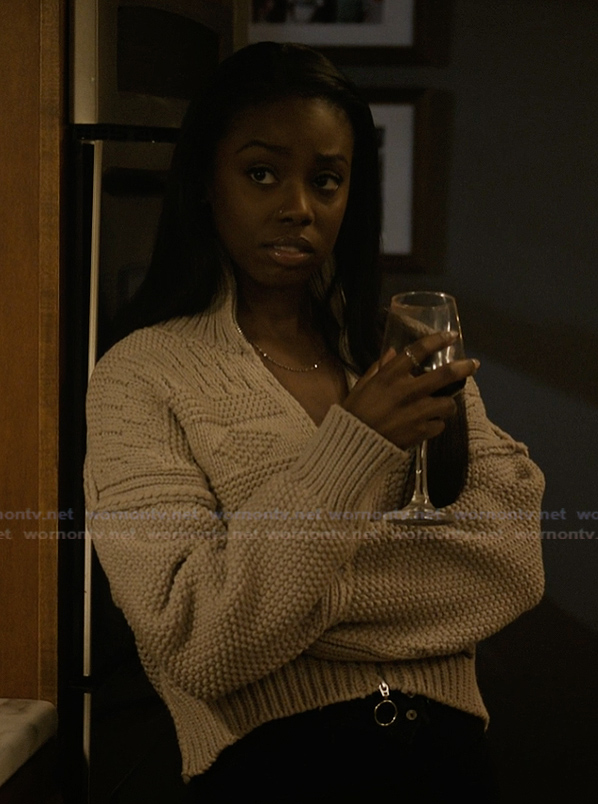 Kiesha's white chunky knit cardigan on The Chi