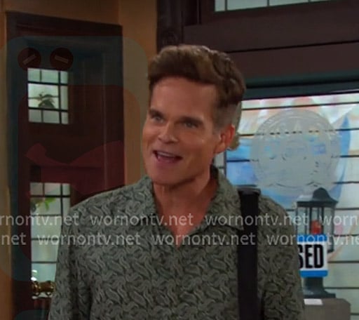 Leo's green printed shirt on Days of our Lives