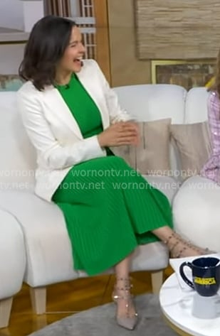 Maggie's beige studded heel pumps on Good Morning America