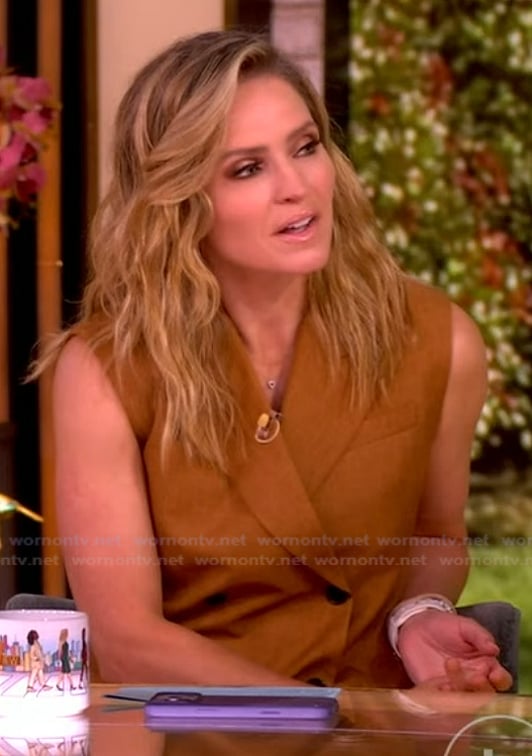 Sara's beige vest and pants on The View