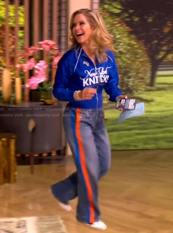 Sara's Knicks top and jeans on The View