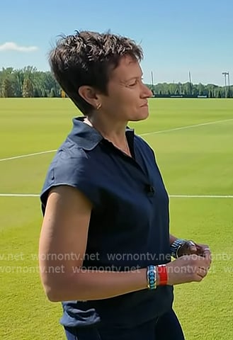 Stephanie's navy short sleeve top on Today