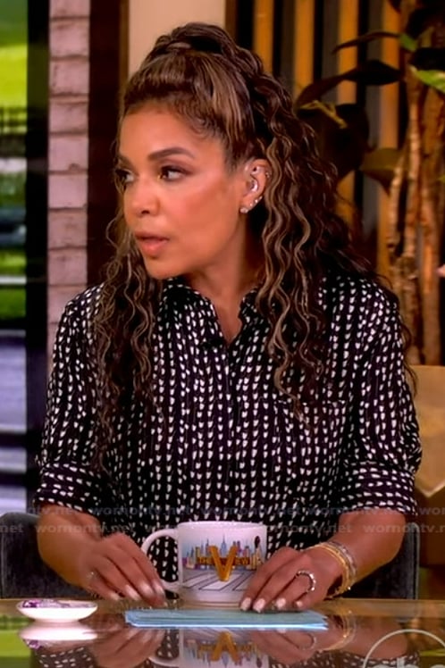 Sunny's black printed shirtdress on The View