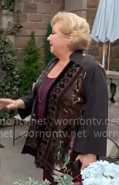 Traci's velvet kimono jacket on The Young and the Restless