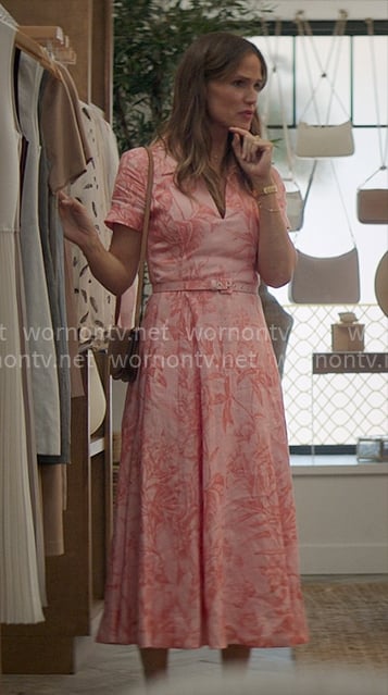 Hollis' pink floral belted dress on The Five Star Weekend