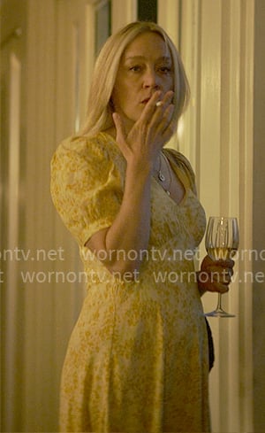 Tatum's yellow floral puff-sleeve midi dress on The Five Star Weekend