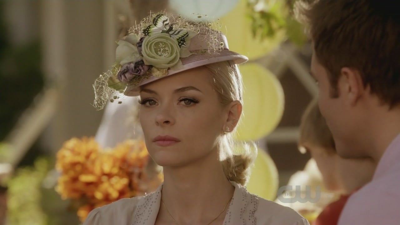 Lemon’s butterfly and flower hat on Hart of Dixie