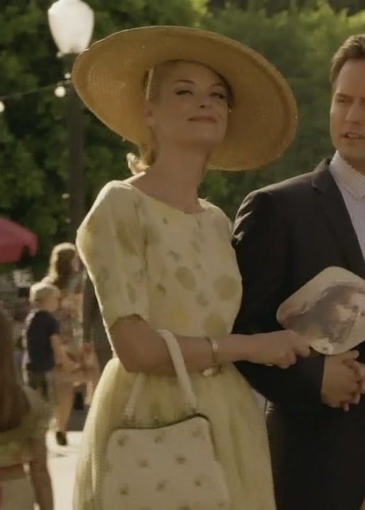 Lemon’s yellow polka dot dress and bag on Hart of Dixie