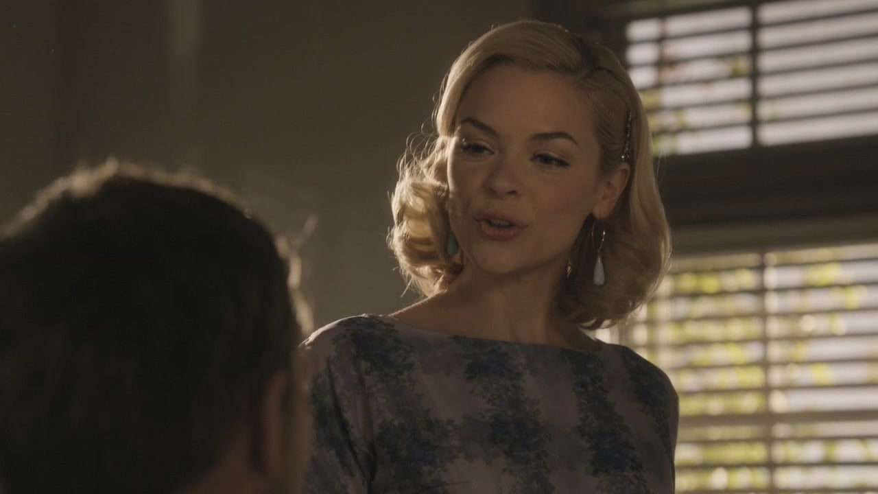Lemon’s crew neck dress on Hart of Dixie