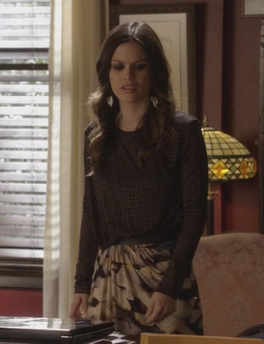 Zoe’s brown longsleeve top and skirt on Hart of Dixie