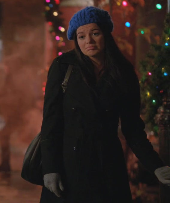 Penny’s blue beanie and black coat on Happy Endings