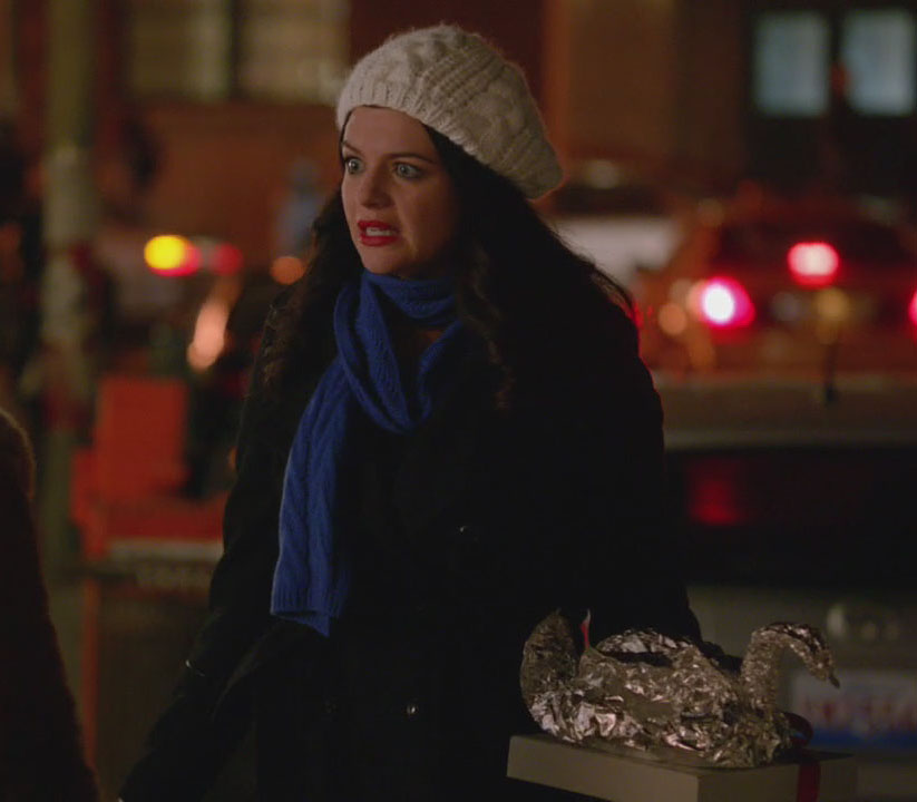 Penny’s cobalt blue knit scarf on Happy Endings