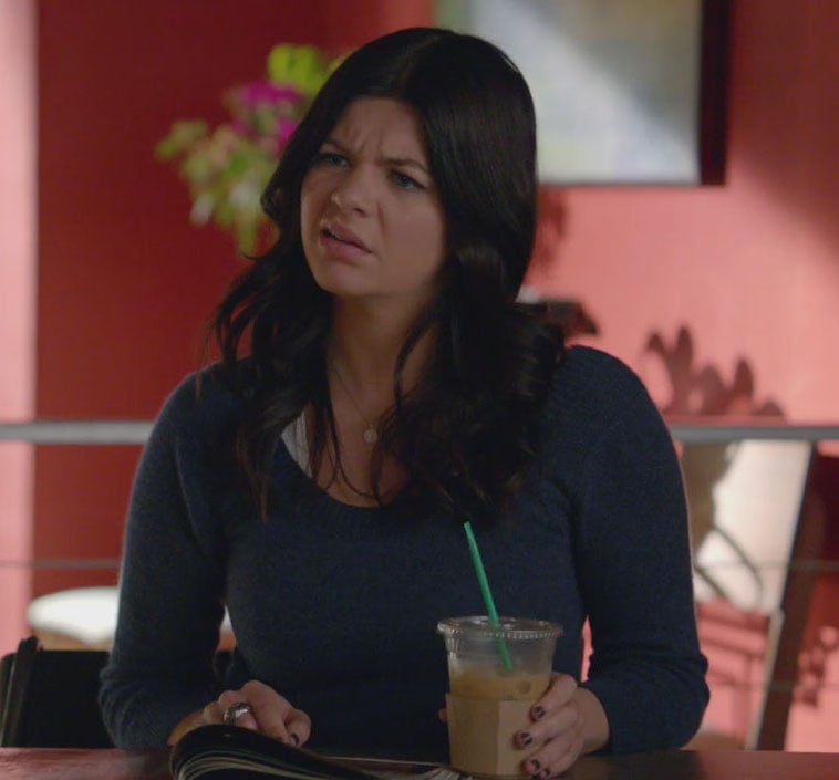 Penny’s plain blue sweater on Happy Endings