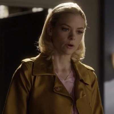 Lemon’s gold coat on Hart of Dixie