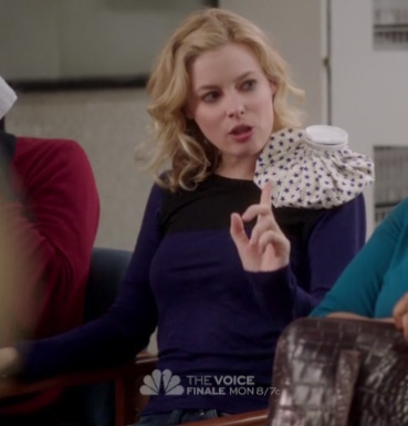 Britta’s navy blue and black colorblock shirt on Community