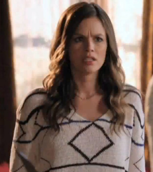 Zoe’s white sweater with black stripes/lines on Hart of Dixie