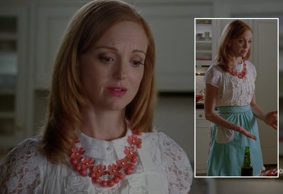 Emma’s coral flower necklace and blue apron on Glee